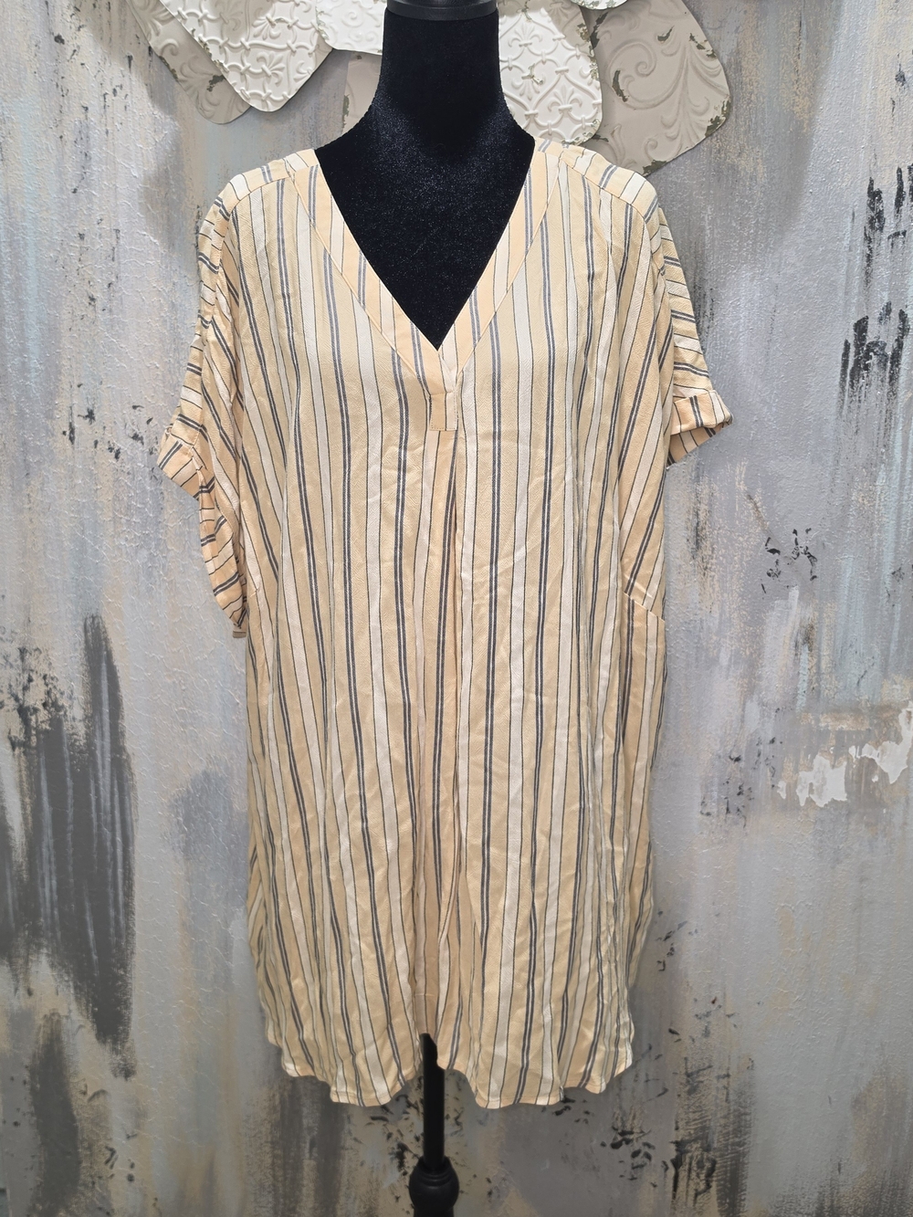 Liz Claiborne Yellow and Gray Striped V-Neck Tunic Size 3X